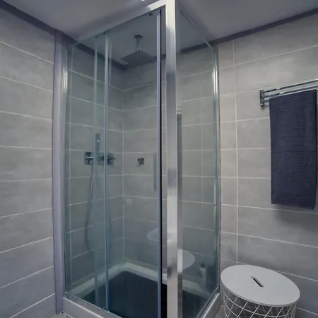 Azores Awaits Willa Ribeira das Tainhas