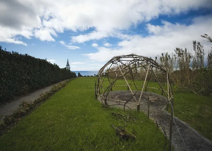 Villa Azores Awaits Ribeira das Tainhas